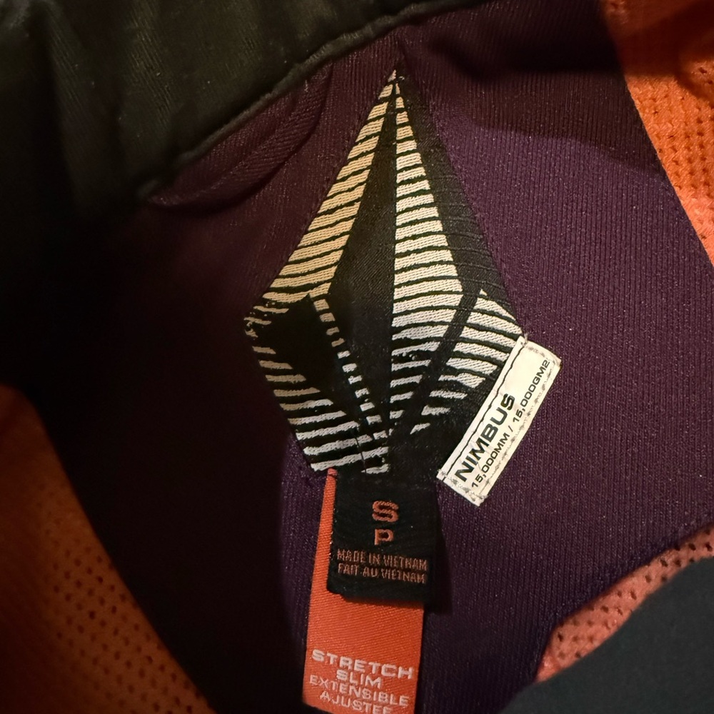 Volcom Snowboarding Pants - Picture 5 of 6